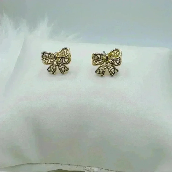 Boho-Chic Tiny Hollow Heart & Bow Stud Earrings in Gold - Picture 3 of 4